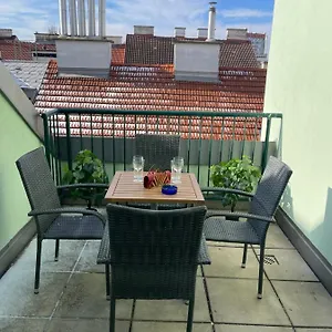 Dachterrasse Fuer 4 Personen , Vienna Austria
